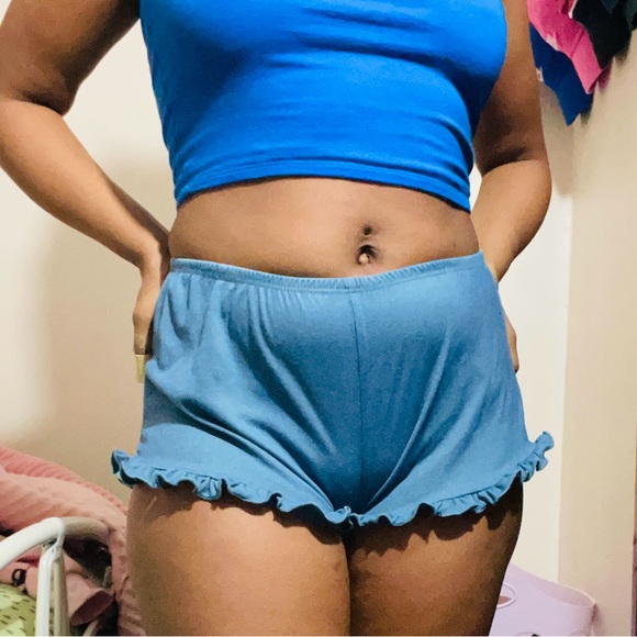 Honey Punch Cheeky Ruffled Shorts 💙💙💙 Size Small - Picture 4 of 11